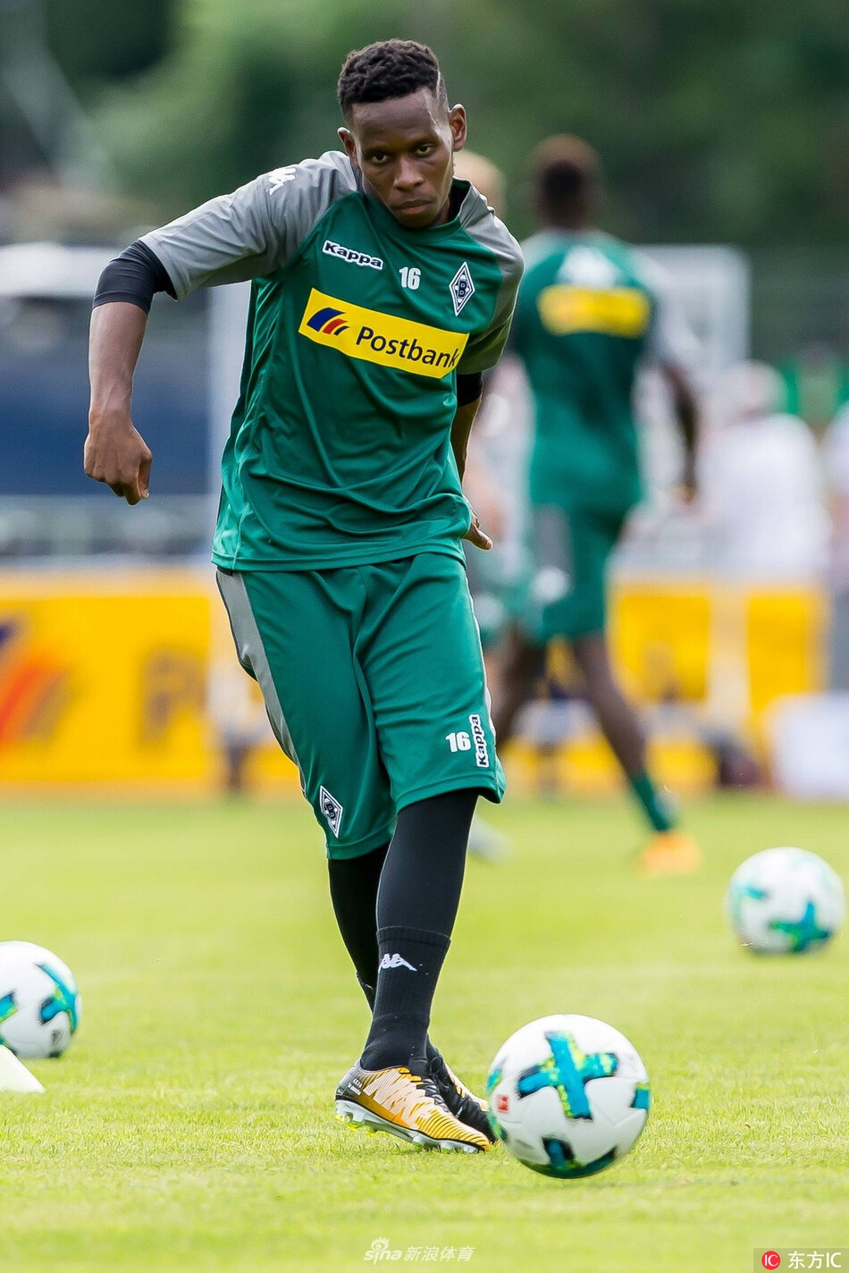 包含门兴格拉德巴赫迎来里程碑备战亚冠今夜休斯敦火箭备战中超，国际比赛日曼联调整名单以备西甲看傻球迷的词条